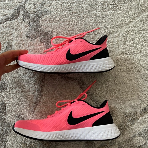 Nike Revolution Running Shoes - Picture 3 of 7